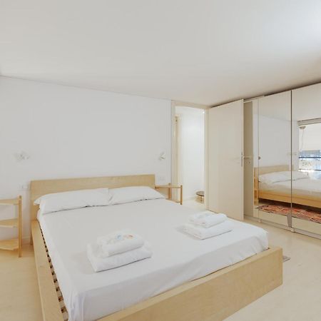 Appartamento Sant'Agostino - Charming Retreat 210M From M2 Milano Esterno foto