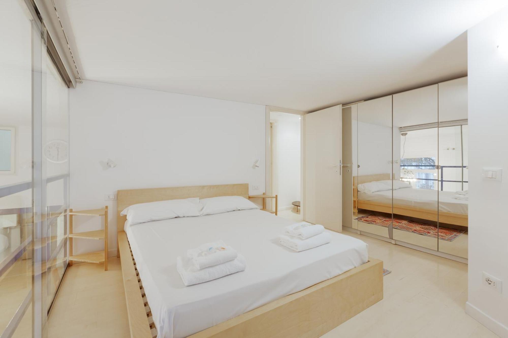 Appartamento Sant'Agostino - Charming Retreat 210M From M2 Milano Esterno foto